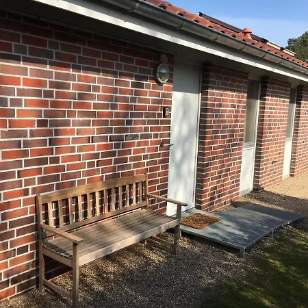 בית נופש Mueritz-ferienhaus-wiesenblick-|-garten-sauna-kamin-und-boot-|-200-meter-zur-mueritz