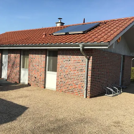 בית נופש Mueritz-ferienhaus-wiesenblick-|-garten-sauna-kamin-und-boot-|-200-meter-zur-mueritz