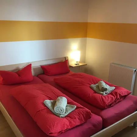 Mueritz-ferienhaus-wiesenblick-|-garten-sauna-kamin-und-boot-|-200-meter-zur-mueritz בית נופש