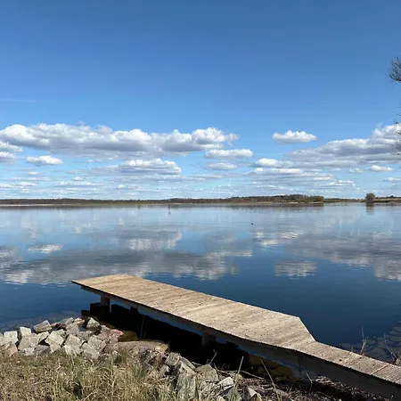 בית נופש Mueritz-ferienhaus-wiesenblick-|-garten-sauna-kamin-und-boot-|-200-meter-zur-mueritz *