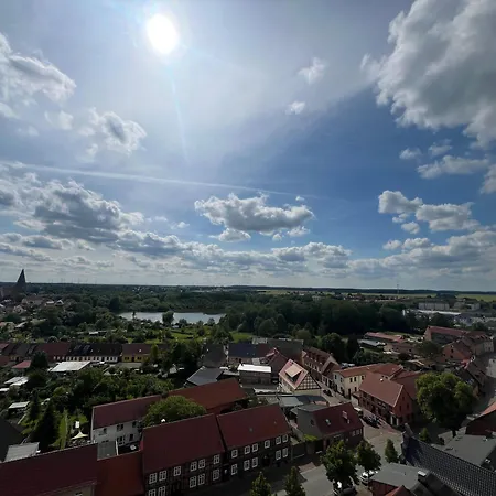 Mueritz-ferienhaus-wiesenblick-|-garten-sauna-kamin-und-boot-|-200-meter-zur-mueritz בית נופש