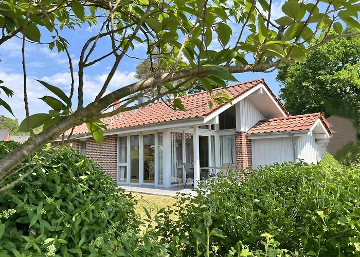 Holiday home Mueritz-ferienhaus-wiesenblick-|-garten-sauna-kamin-und-boot-|-200-meter-zur-mueritz Marienfelde