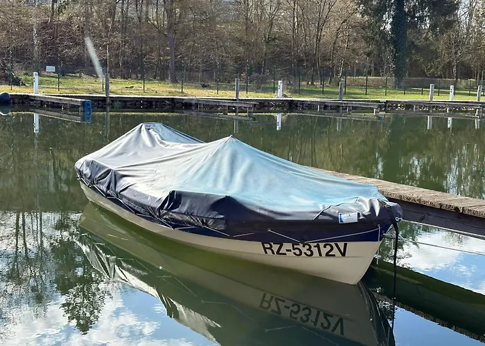 Mueritz-ferienhaus-wiesenblick-|-garten-sauna-kamin-und-boot-|-200-meter-zur-mueritz Prázdninový dům *