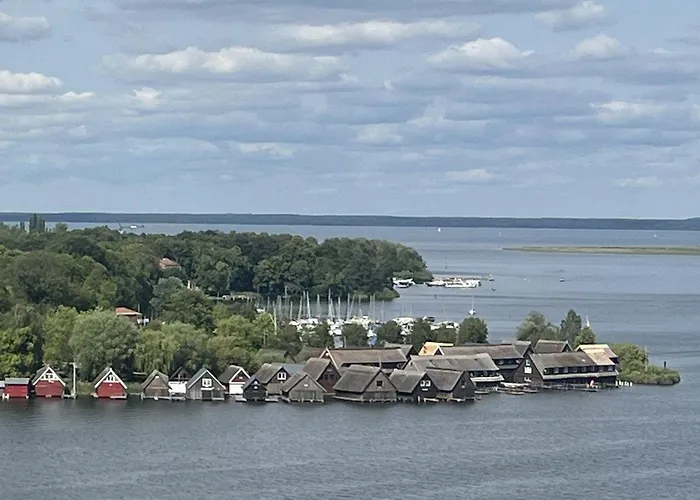 Mueritz-ferienhaus-wiesenblick-|-garten-sauna-kamin-und-boot-|-200-meter-zur-mueritz